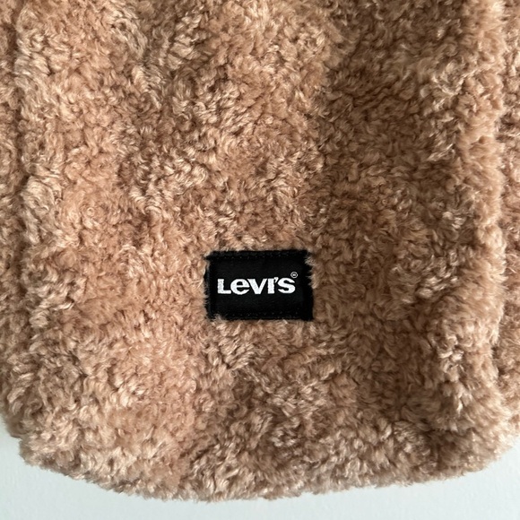 NWT Levi’s Faux Fur Mini Icon Tote Bag Tan Crossbody Bag - Picture 4 of 10